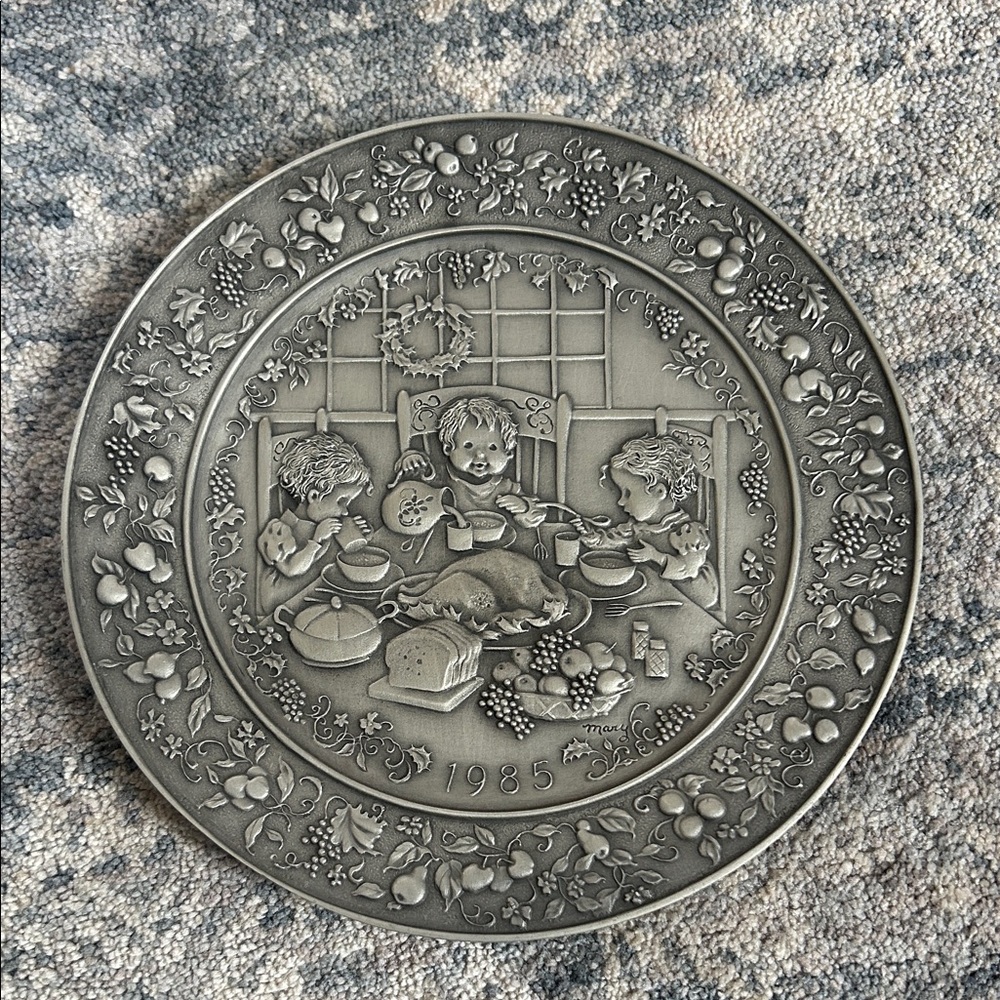 1985 Holiday Hallmark Pewter Plate - 6”